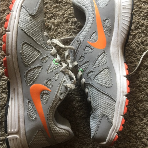 Women’s Nike Running shoe - Picture 2 of 5